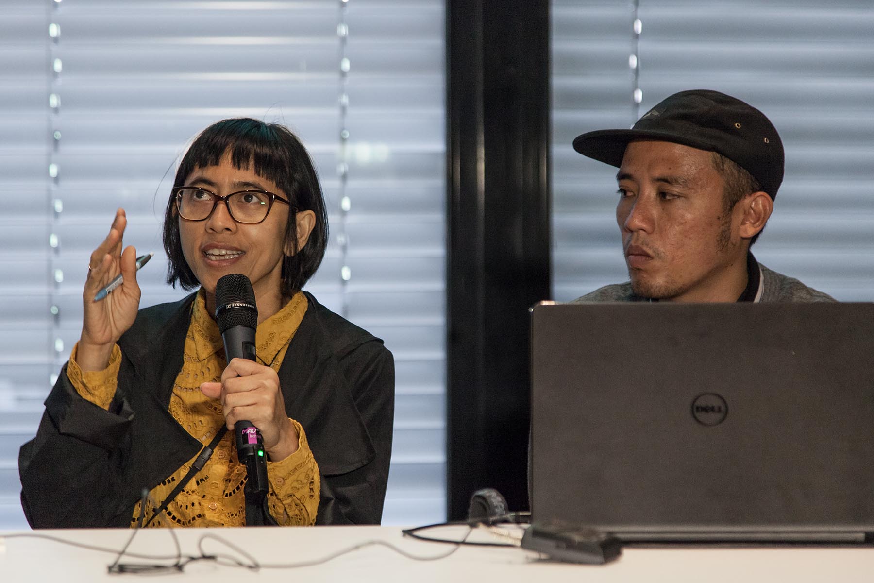 KUNCI members in conversation with Wayne Modest, head of research at the Research Center for Material Culture. Ph: Konstantin Guz